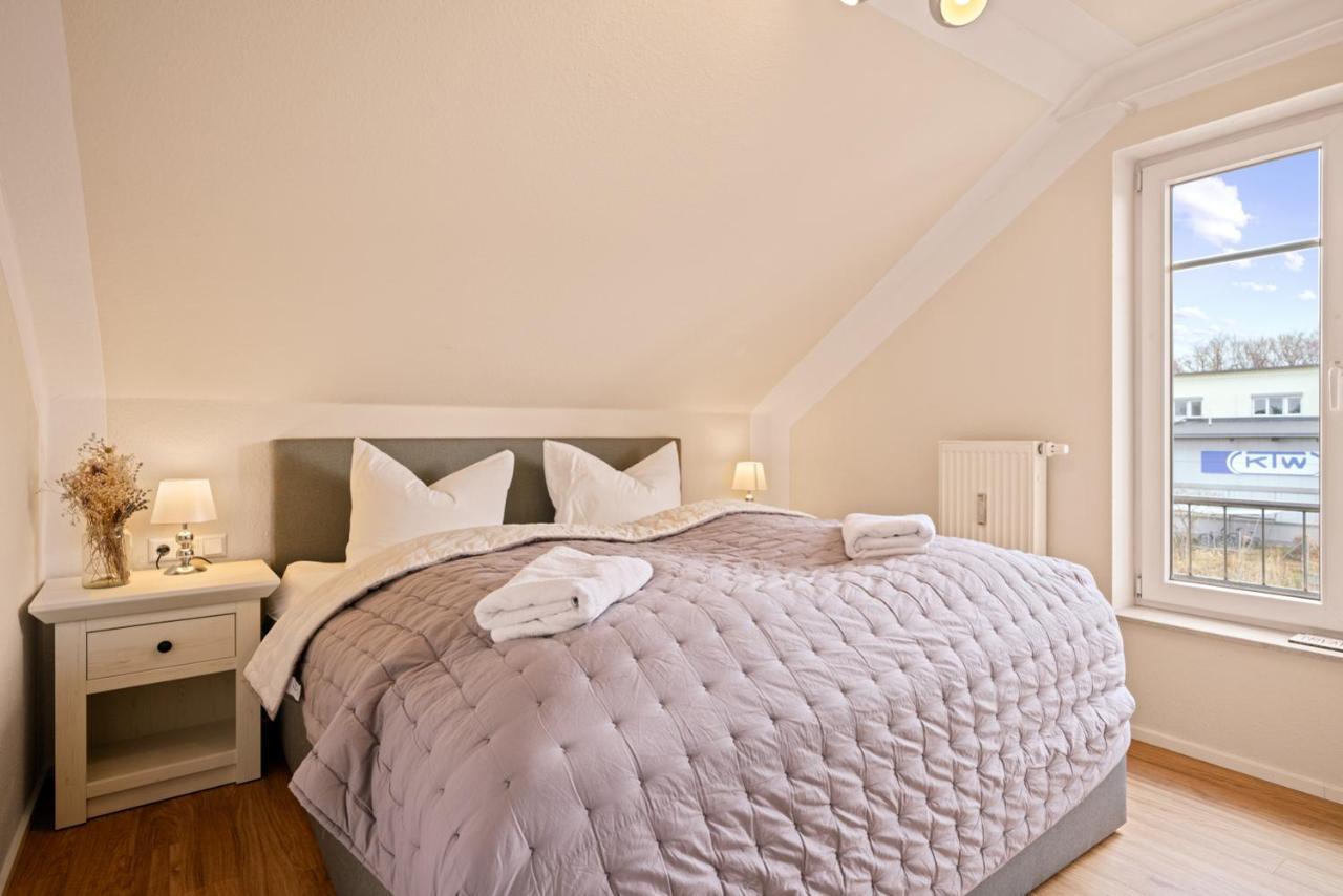 Wohlfuehl-Apartment Irisbluete Mit Privatstrand Friedrichshafen Exterior photo